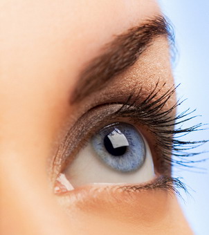 دانلود آهنگ هی اشکا میخواد بریزه من پلک میزنم و میخندم 